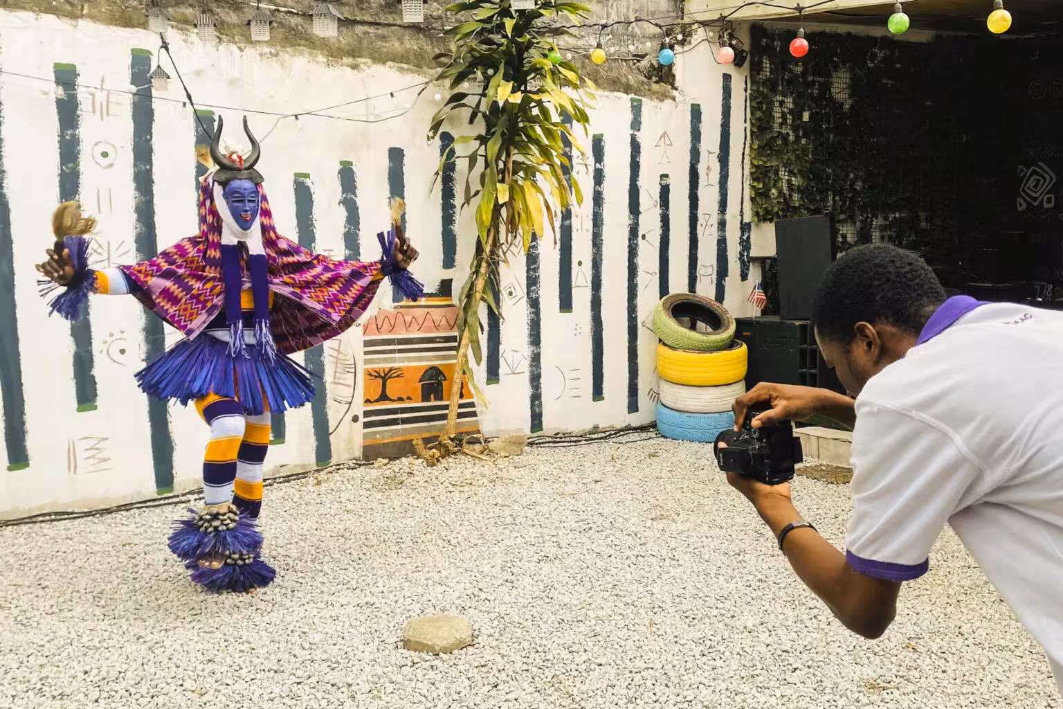 Salvar tradiciones con IA: un proyecto marfileño convierte danzas y máscaras en animación