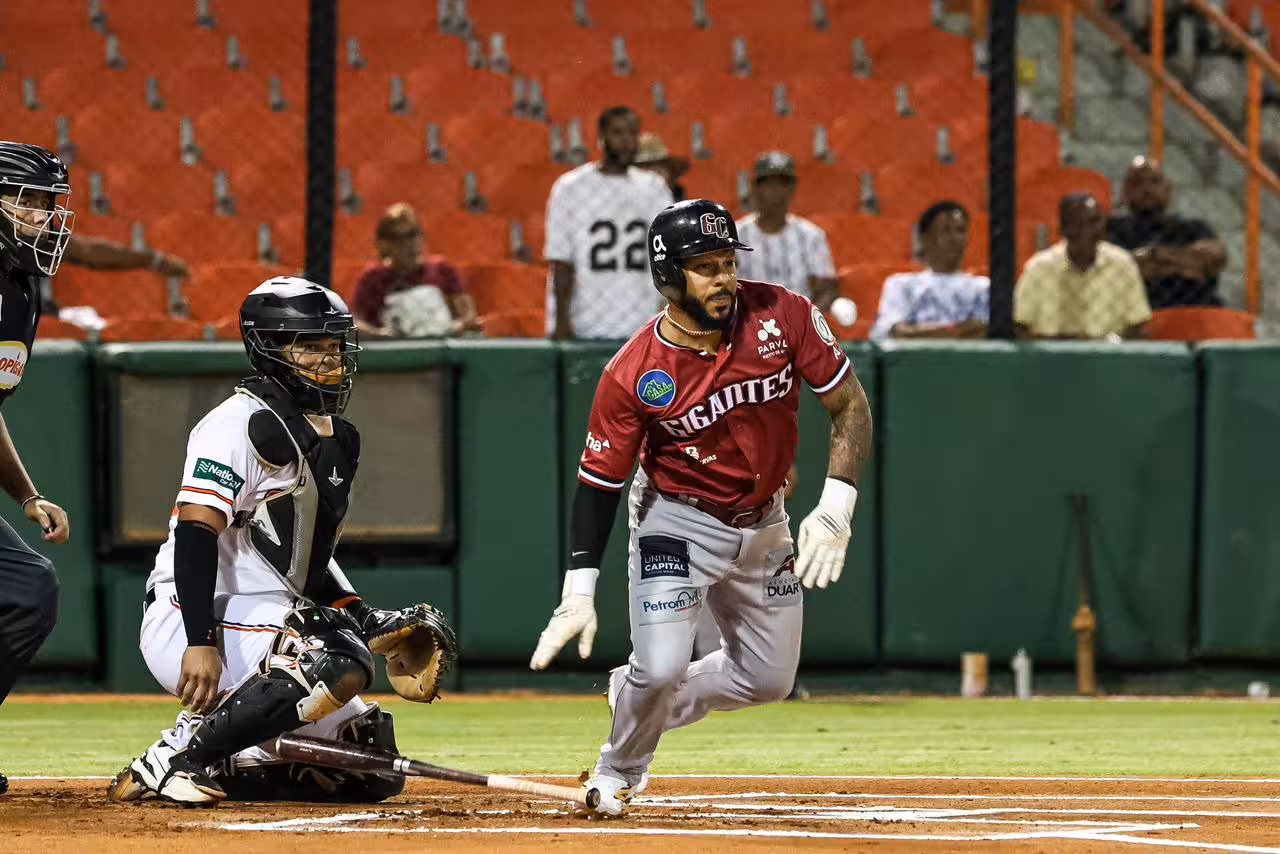 García impulsa triunfo 3-2 de los Gigantes sobre los Toros en La Romana