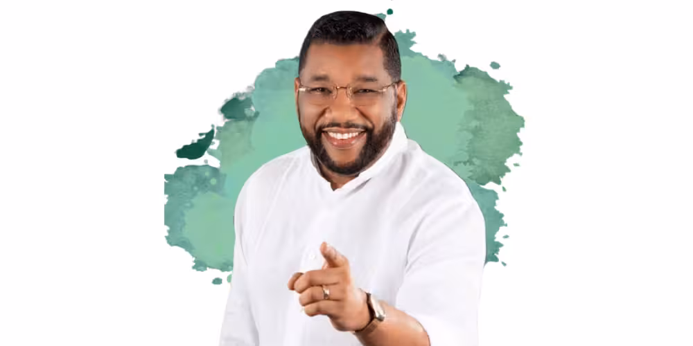 Dirigente de la Fuerza del Pueblo, Miguel Florentino, respalda a Víctor Pavón como candidato a alcalde de SDN