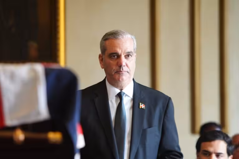 Abinader califica destituciones en la Opret y la ETED como “cambios apropiados y debidos”