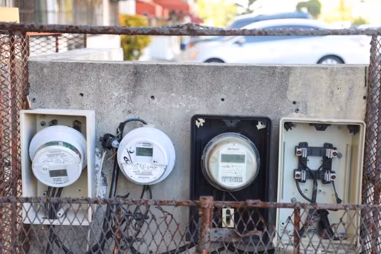 Edeeste inicia rehabilitación de paneles en Residencial Ciudad España, SDE