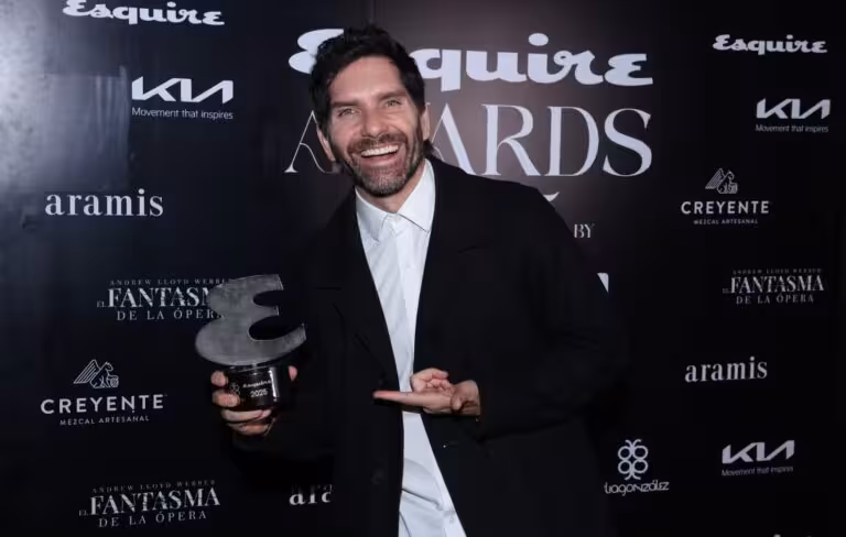 Revista Esquire premia a Arap Bethke en los "Esquire Awards 2025″