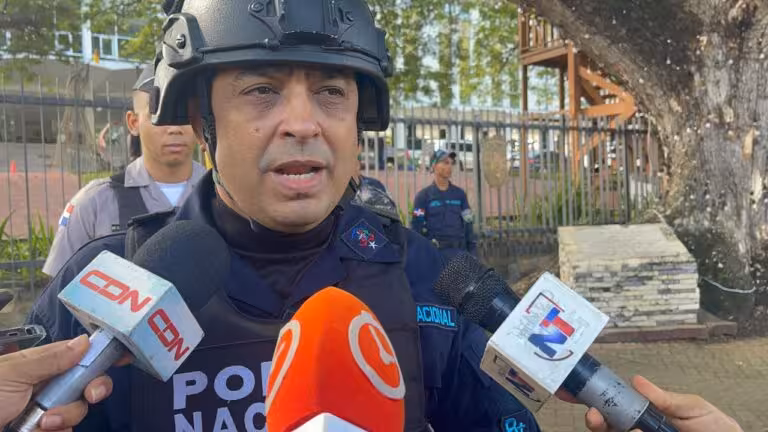 General de la Policía en Santiago exhorta a la población a evitar uso de prendas extravagantes tras recientes hechos delictivos