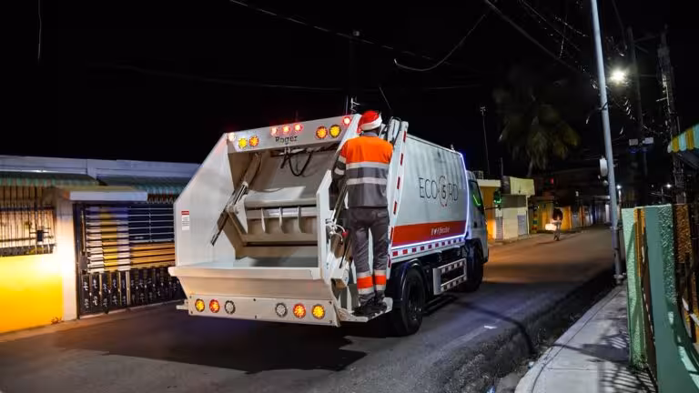 Gobierno lanza la “Ruta de la Limpieza Navideña” a través de Eco5RD en apoyo a las alcaldías