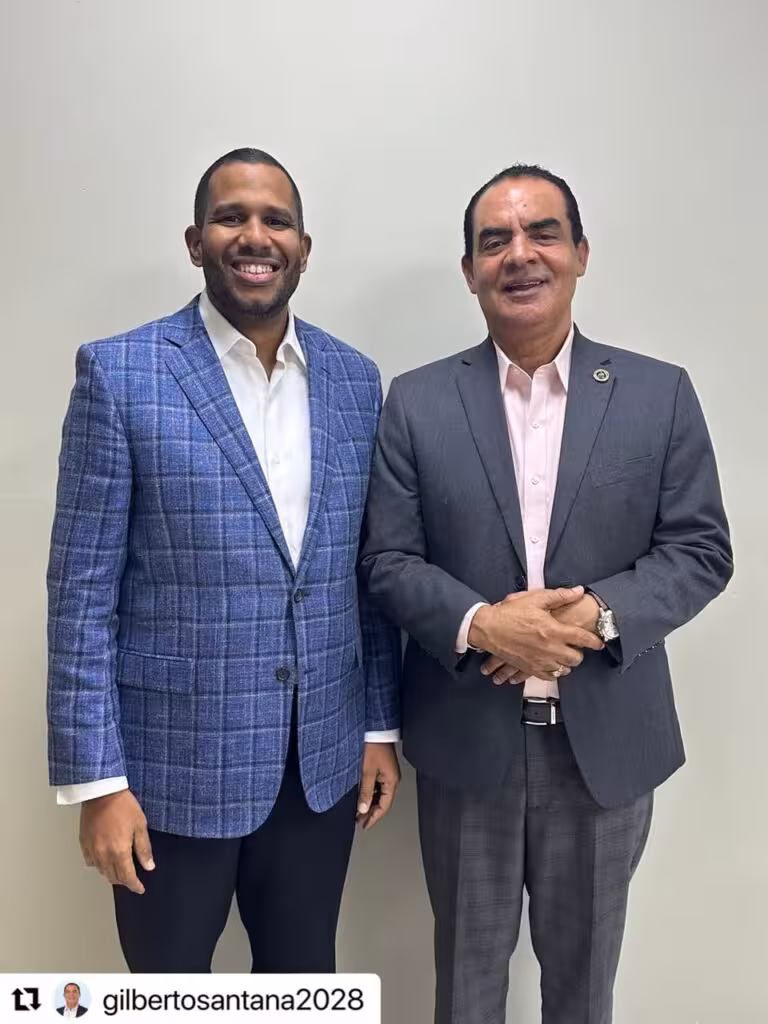 El Subdirector del INABIE Gilberto Santana sostiene productivo encuentro con el asistente especial del Presidente Luis Abinader