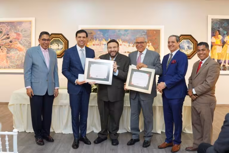 Ministerio de Cultura entrega premios anuales de Literatura e Historia
