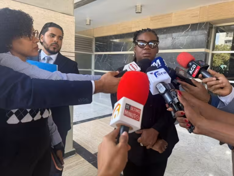 Niña muerta en excursión escolar en Santiago aún no ha sido sepultada; Familiares exigen respuestas ante PGR