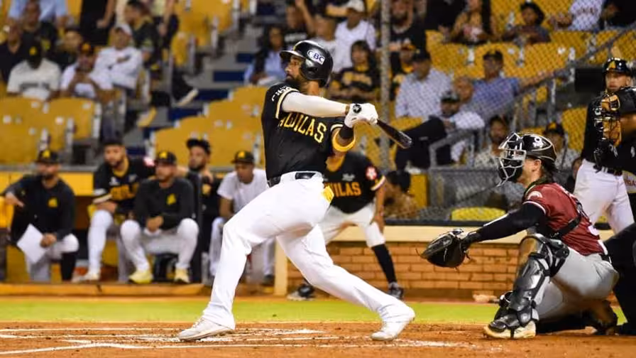 Águilas Cibaeñas vuelan alto y vencen 6-1 a los Gigantes para afianzarse en la cima