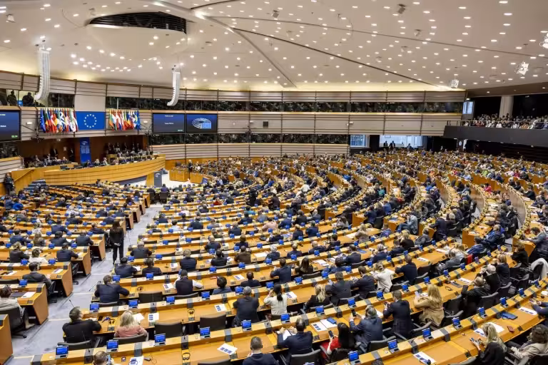 El Parlamento europeo da luz verde a los 946,1 millones para apoyar a España tras la dana