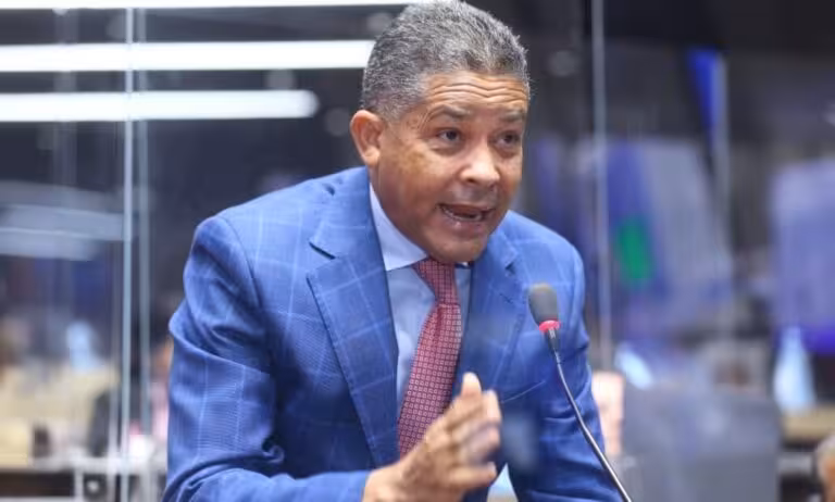 Cedeño señala que Celso Marranzini no es la persona indicada para resolver la crisis eléctrica