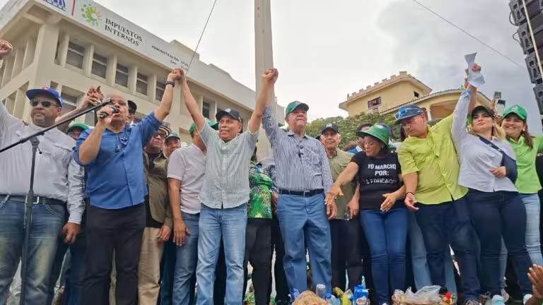 Cuadro visual que rodea a Leonel obstaculiza su camino hacia el poder