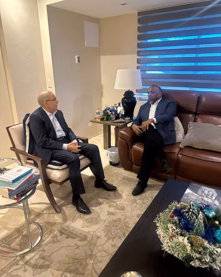 EXDIPUTADO LUIS HENRÍQUEZ BEATO REAFIRMA APOYO A DANILO MEDINA TRAS ENCUENTRO