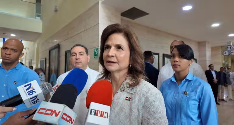 Vicepresidenta Raquel Peña califica como “inadmisible” el caso Cobra y asegura confianza en el MP