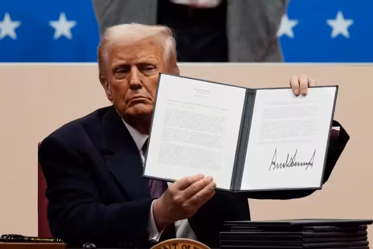 Trump anuncia una normativa federal sobre la IA para evitar regulaciones estatales