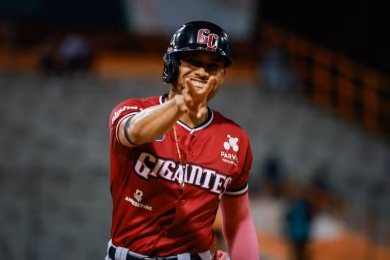 Gigantes del Cibao rompen racha negativa al vencer 4-1 a los Toros del Este