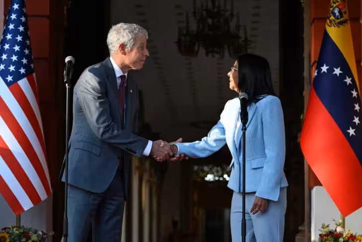 Secretario de Energía de EEUU aboga por liberar a presos y también la economía venezolana