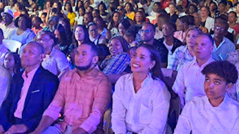 Fundación Pasos realiza concierto cristiano en Santo Domingo Norte