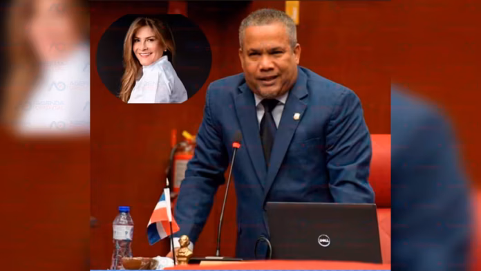 Senador Héctor Acosta “Yo soy 100 % de Carolina Mejía”