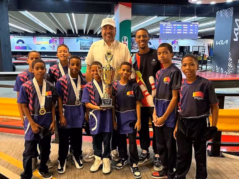 INEFI y FEBODOM presentan Torneo Intercolegial de Boliche 2026