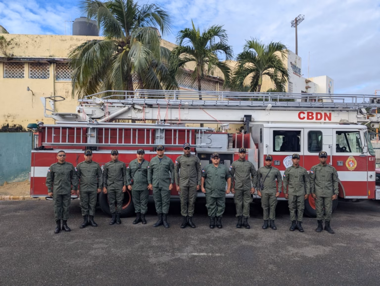 Equipo especializado se destaca en desfile del 98 aniversario del Cuerpo de Bomberos del Distrito Nacional