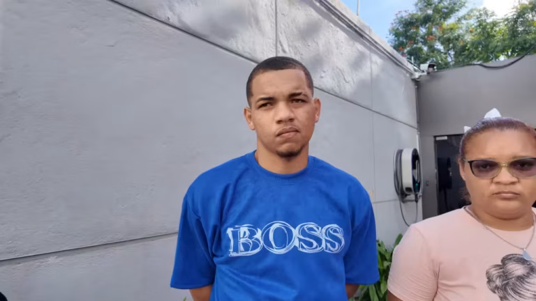 Denuncian presunto abuso policial y agresión contra familia en el sector El Almirante