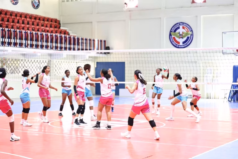Distrito Nacional derrota a La Vega en voleibol de los Juegos de la Mujer