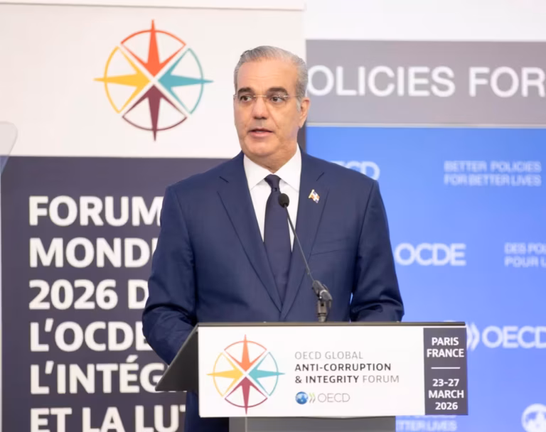 Abinader renueva ante la OCDE su compromiso contra «impuesto invisible» de la corrupción