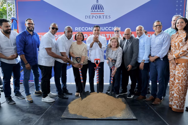 Ministro Kelvin Cruz inicia reconstrucción del Club La Matica con inversión de RD$32.8 millone