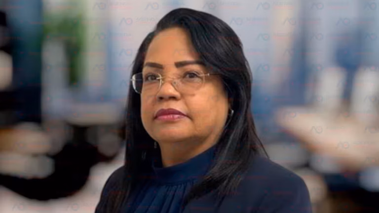 Servia Iris Familia sugiere a la Junta Central Electoral un programa eficiente de cedulación en el exterior