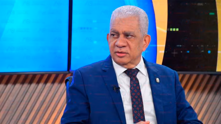 Presidente del Senado aboga por el fortalecimiento del sistema de justicia con la fusión de leyes