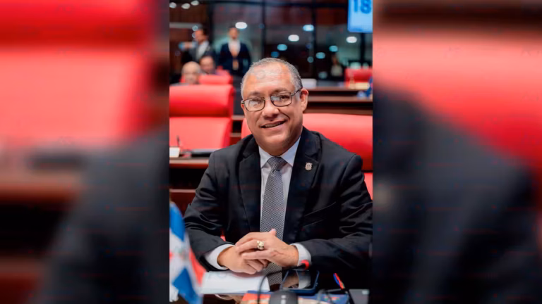 SENADOR DE ELÍAS PIÑA REAFIRMA URGENCIA DE LA AUTOVÍA DEL SUR Y CONFÍA EN RESPUESTA OPORTUNA DEL PRESIDENTE Luis ABINADER.