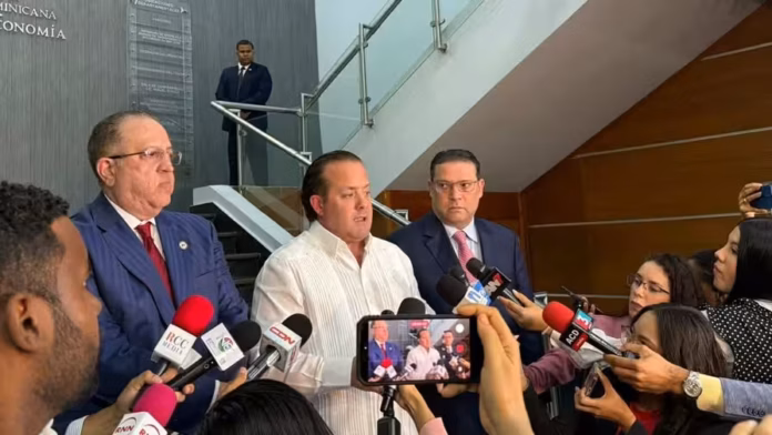 gobierno-anuncia-reuniones-con-danilo-y-leonel-para-consenso-nacional-769dba9b-focus-min0.03-min0.35-896-504