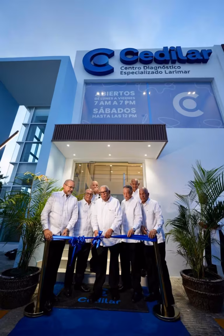 Barahona fortalece servicios de salud con inauguración del Centro Diagnóstico Especializado