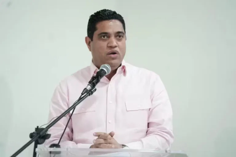 MINISTRO KELVIN CRUZ RESPONDE A MARISELA PERALTA EL GIMNASIO NO DESAPARECERÁ TRABAJAMOS PARA MEJORARLO