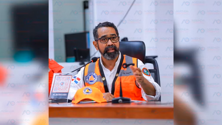 Juan Salas, director Defensa Civil, informa toca campana de libre de cáncer
