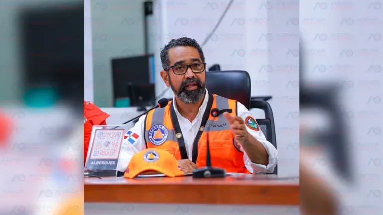 Juan Salas, director Defensa Civil, informa toca campana de libre de cáncer