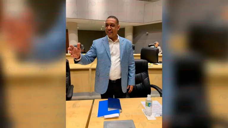 Alfredo Pichardo deplora abandono del Mercado de Los Mina y critica silencio de legisladores oficialistas ante crisis