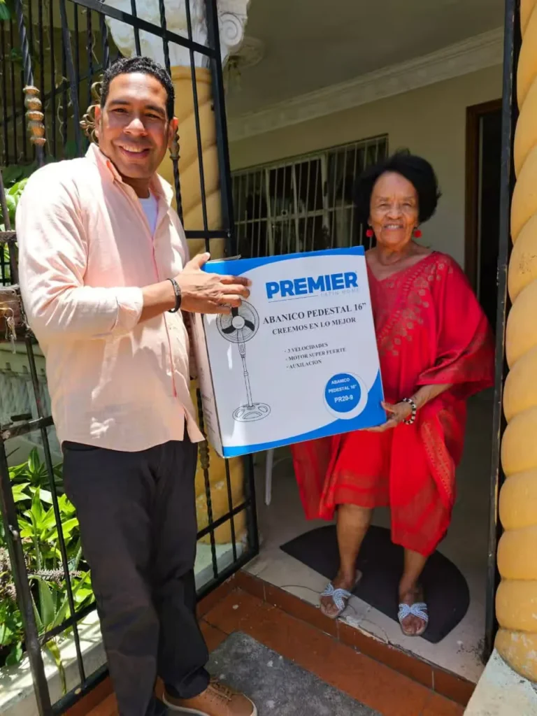 Derlin Castillo continúa la “Ruta de las Madres” llevando apoyo y reconocimiento a comunidades de Santo Domingo Este