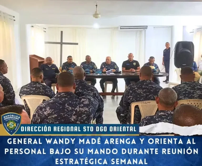 GENERAL WANDY MADÉ ARENGA Y ORIENTA AL PERSONAL BAJO SU MANDO DURANTE REUNIÓN ESTRATÉGICA SEMANAL