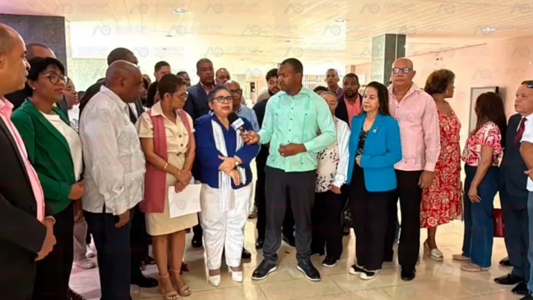 Denuncian presunto uso irregular de recursos en la DIGECACRD