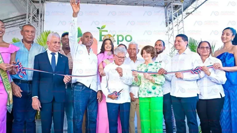 Senador Julito Fulcar destaca crecimiento de las exportaciones del mango durante apertura de Expo Mango 2026
