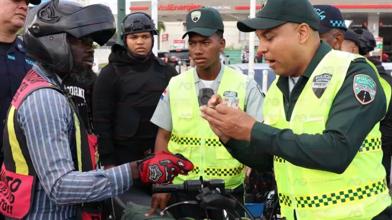 Autoridades realizan operativo de fiscalización y regularización de motocicletas en el DN