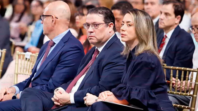 Ministro de Industria y Comercio, Yayo Sanz Lovaton; Ministra de la Mujer, Gloria Reyes, participan en la presentación del informe sobre democracia y desarrollo 2026 del PNUD.