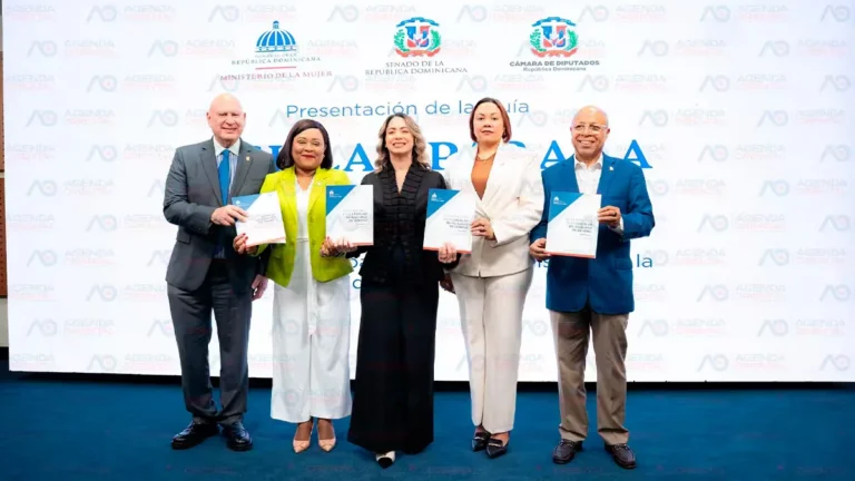 Congreso Nacional recibe guía impulsada por el Ministerio de la Mujer para fortalecer leyes con enfoque de igualdad