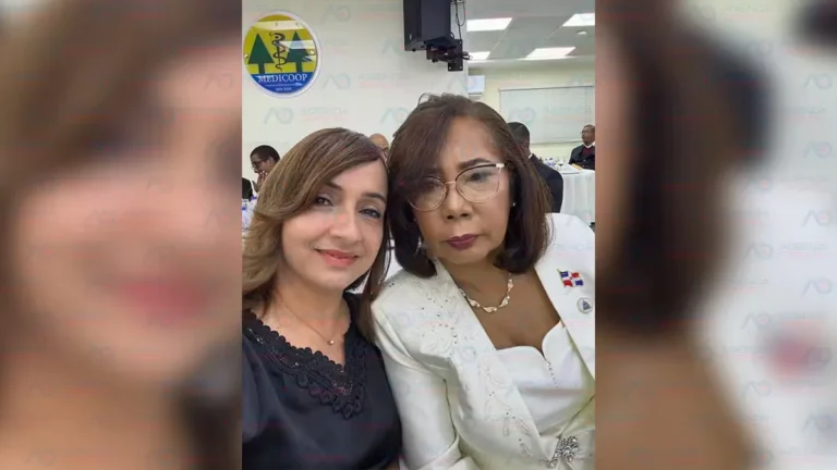 Vicepresidenta de la Sala Capitular del Ayuntamiento Santo Domingo Este asiste a la juramentación de Gloria Fulcar como presidenta de ADOPA.