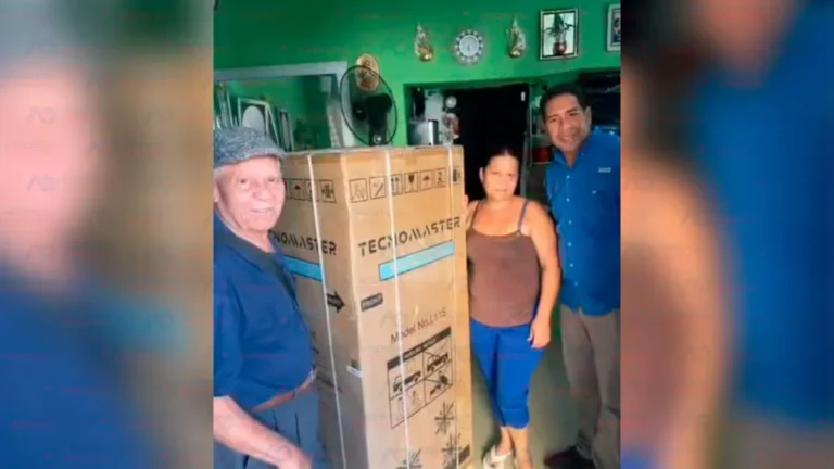 Derlin Castillo llevó alegría y baile a las madres de Villa Duarte en la Ruta de las Madres.