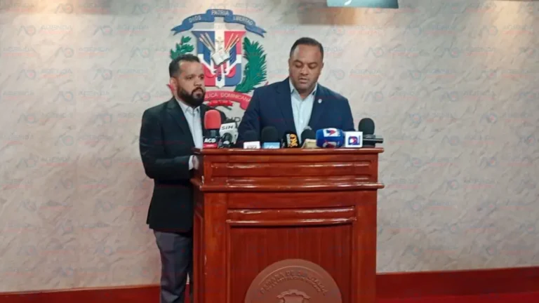 Diputados por Santo Domingo Norte solicitan investigación a licitación para alquiler de camiones de basura por 114 millones de pesos