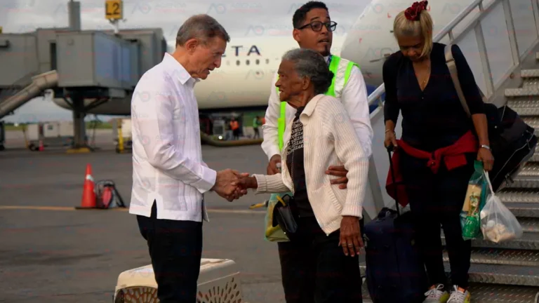 Gobierno dominicano facilita el retorno al país de 65 ciudadanos a través de vuelo humanitario procedente de Venezuela