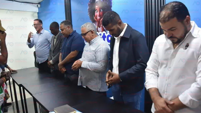 Carlos Gil consolida apoyo rumbo a la alcaldía de Santo Domingo Este