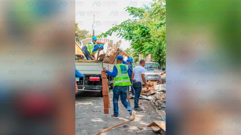 Carolina ordena retirar infraestructuras y recuperar aceras ocupadas irregularmente en Arroyo Hondo